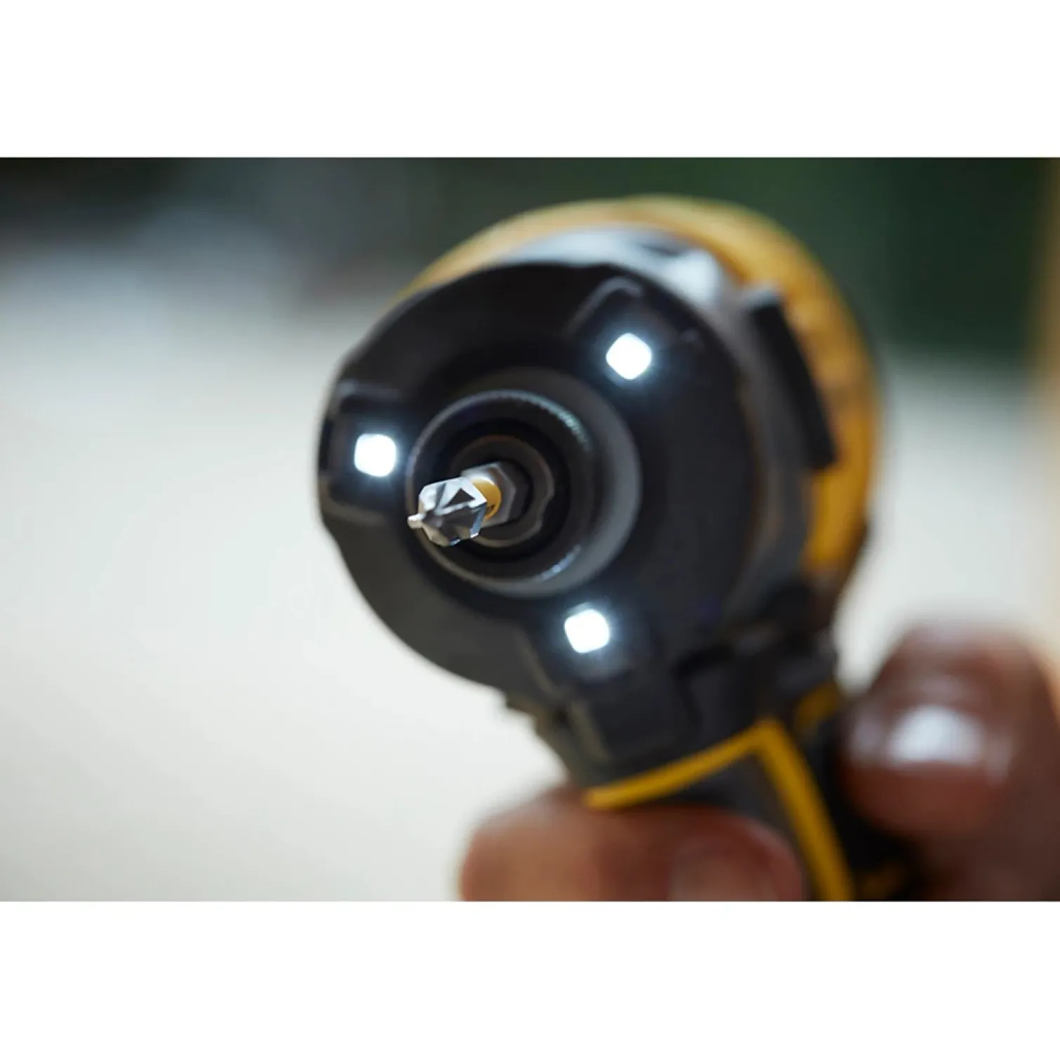 Akumulatorowa zakrętarka udarowa Stanley FatMax v20 SFMCF820D2K