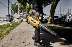 Dmuchawa do liści DeWalt DCMBL777N