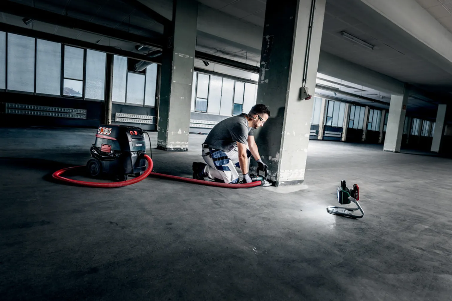 Frezarka do renowacji Metabo RSEV 19-125 RT