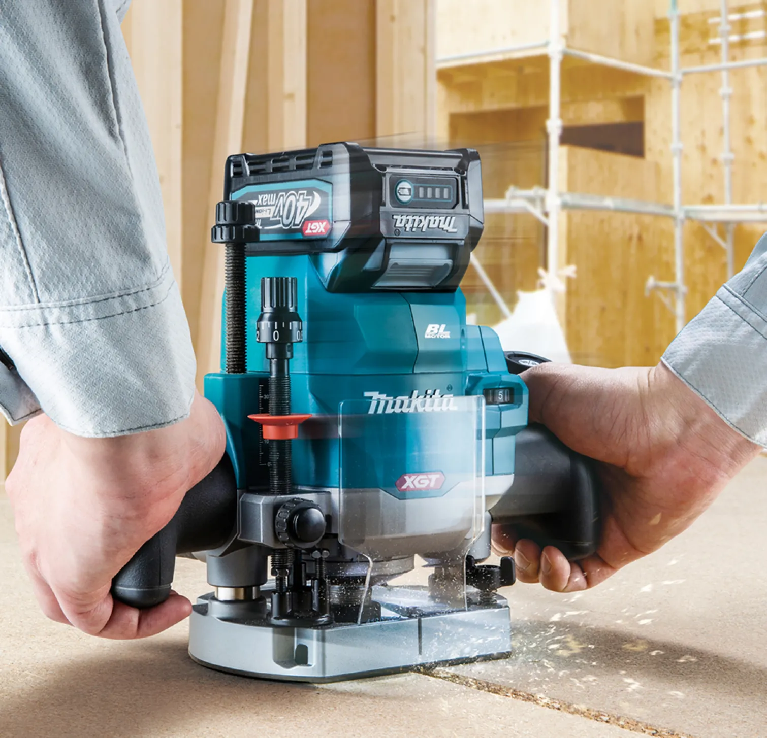 Frezarka górnowrzecionowa Makita XGT RP001GZ