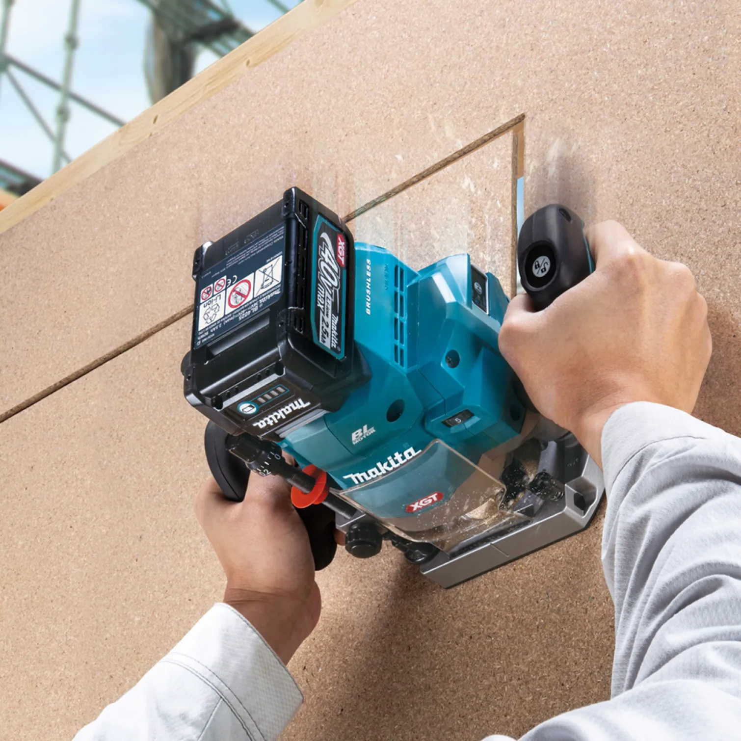 Frezarka górnowrzecionowa Makita XGT RP001GZ