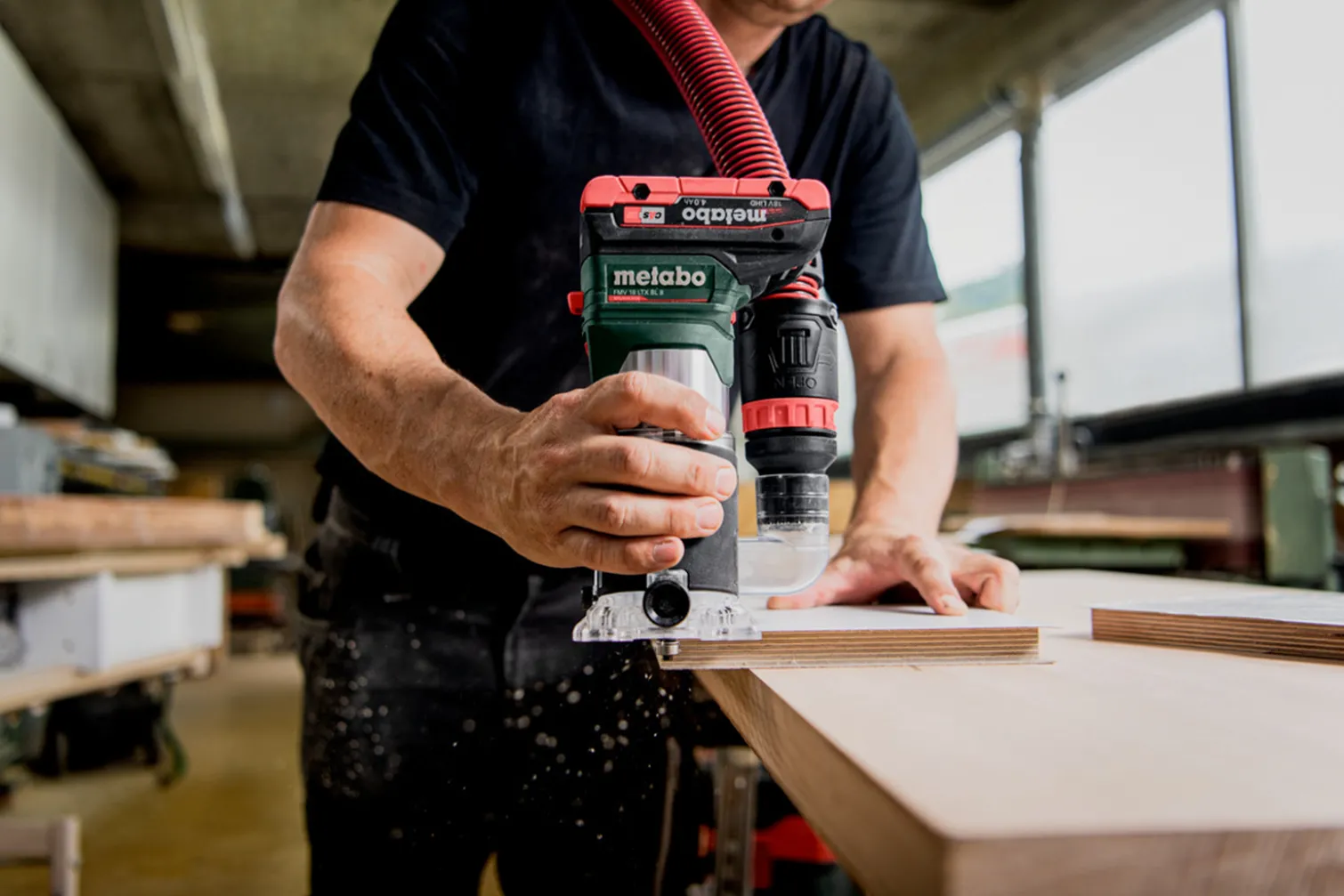 Frezarka krawędziowa Metabo FMV 18 LTX BL 8