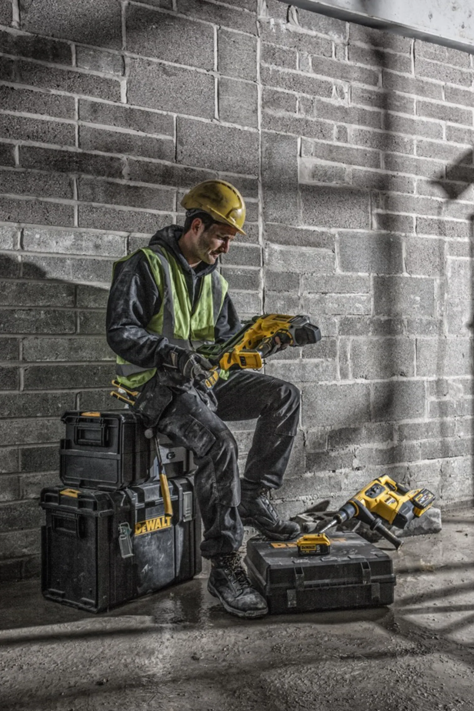 Gwoździarka do betonu DeWalt DCN890P2