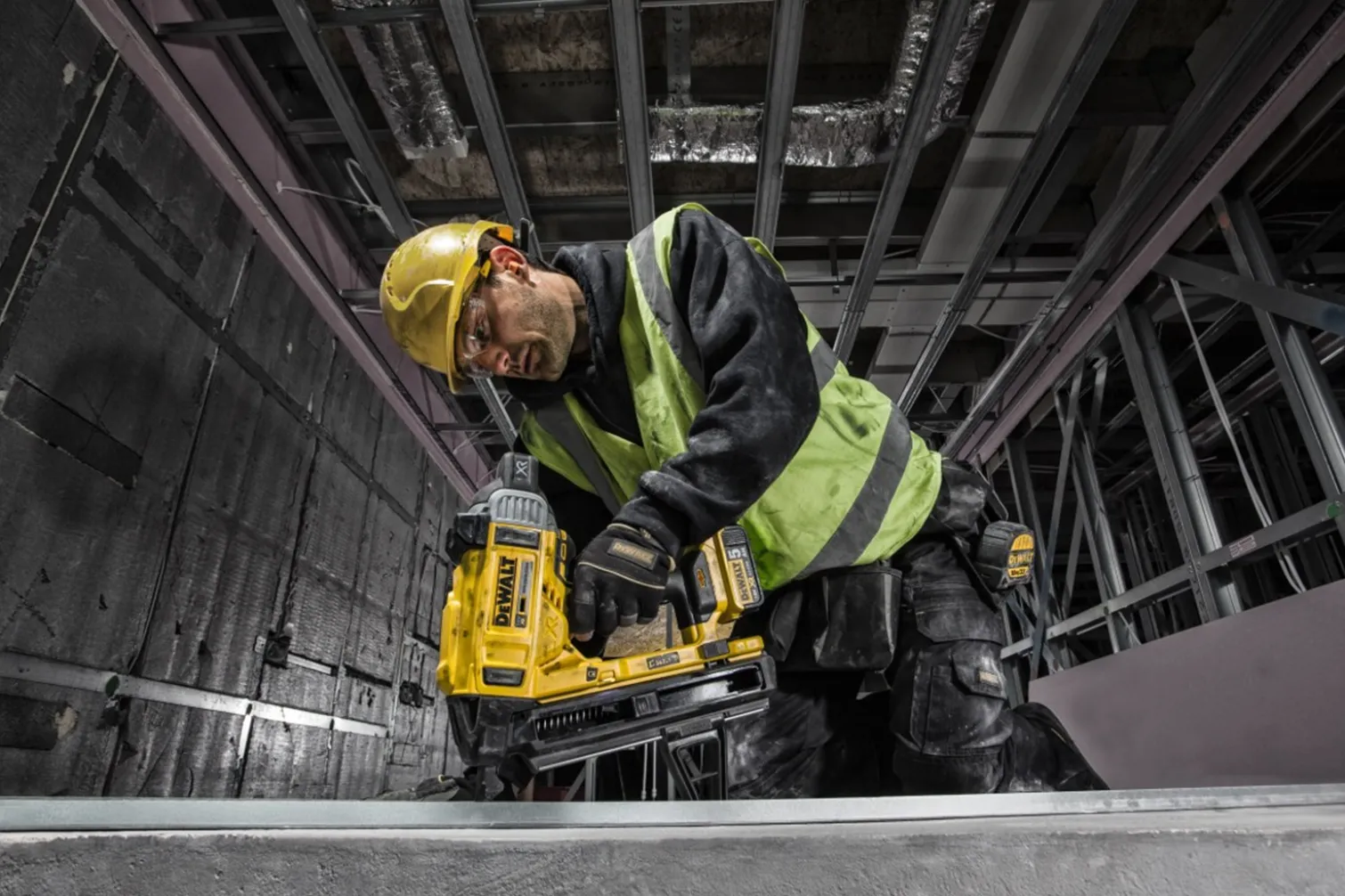 Gwoździarka do betonu DeWalt DCN890P2