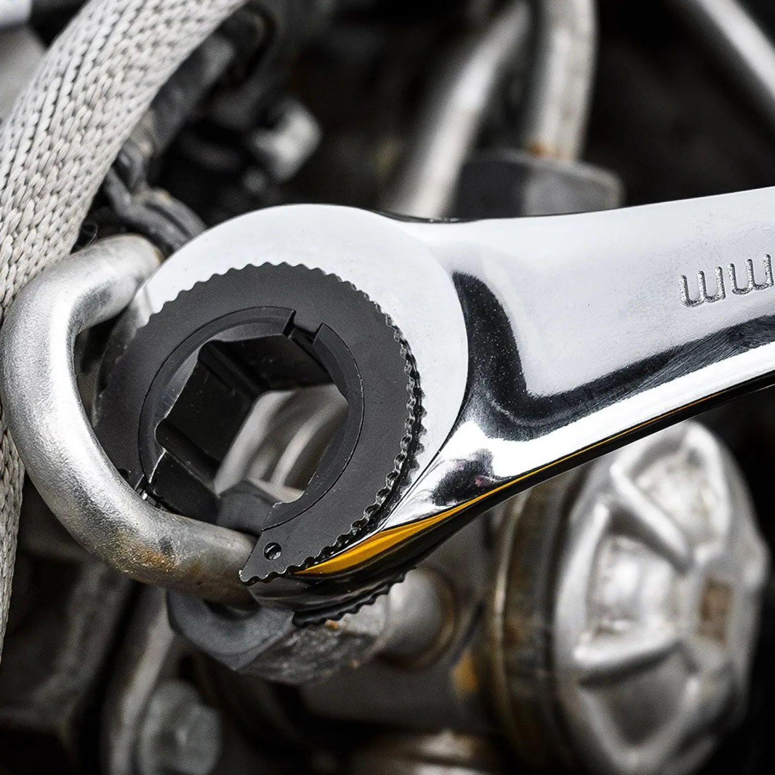 Klucz płasko-oczkowy rozcięty z grzechotką 11 mm Neo 09-258