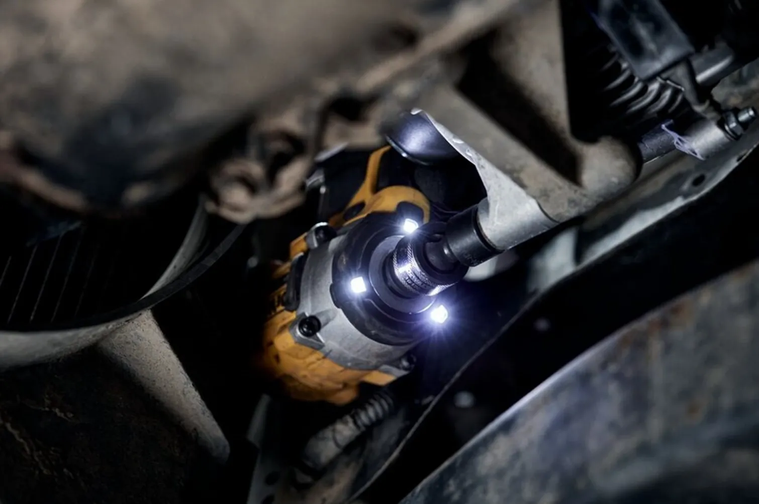 Klucz udarowy DeWalt 18V XR DCF921E2T 2x1.7Ah