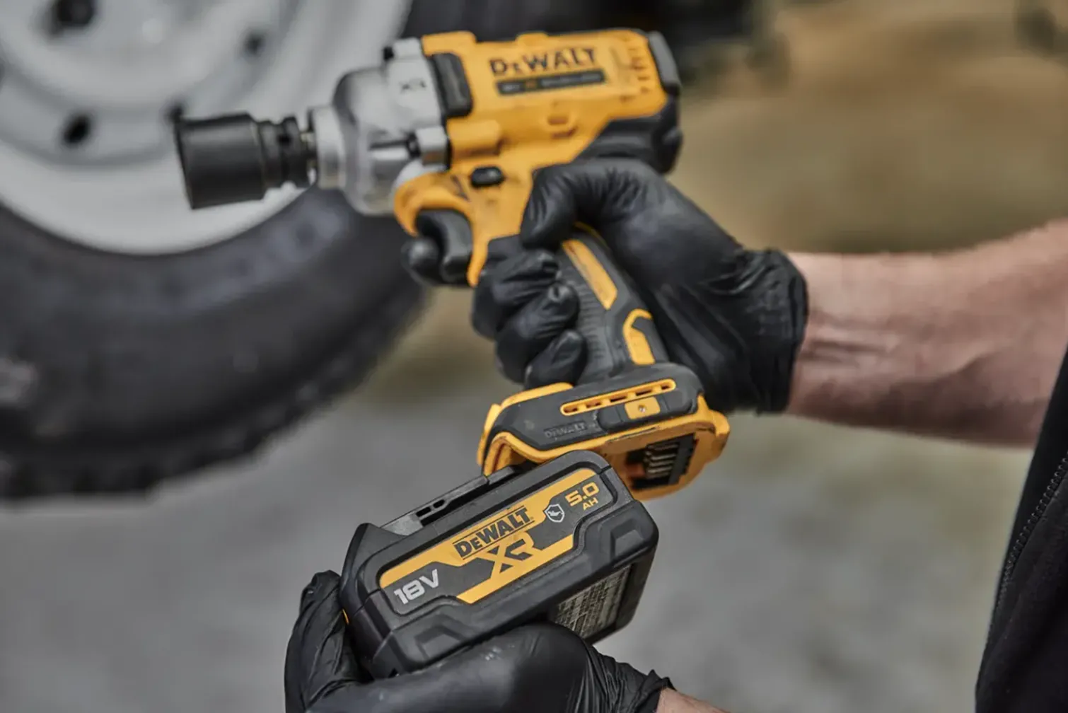 Klucz udarowy DeWalt 18V XR DCF891NT