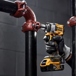 Klucz udarowy DeWalt 18V XR DCF921P2T 2x5.0Ah