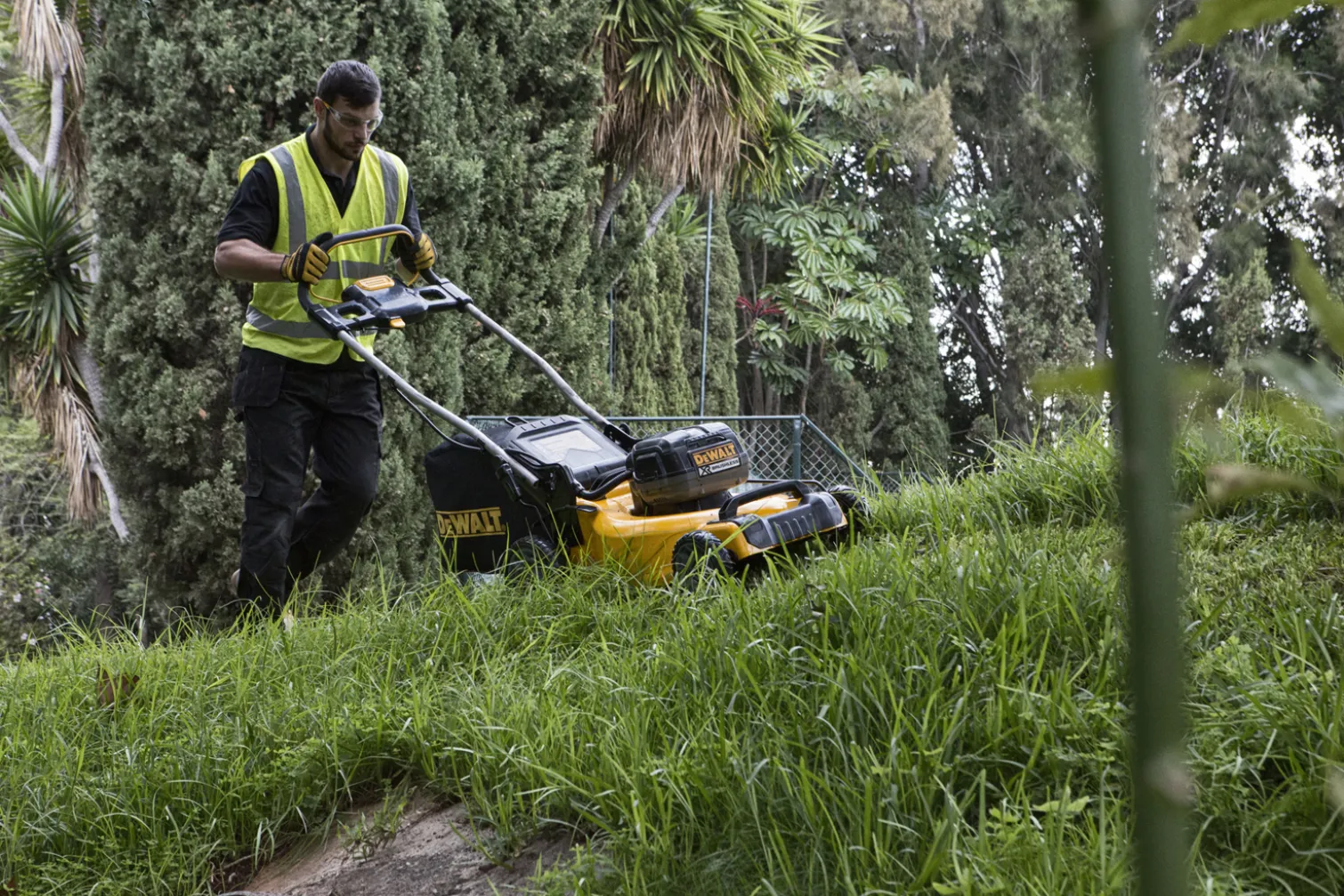 Kosiarka akumulatorowa DeWalt DCMW564P2