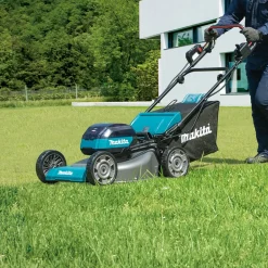 Kosiarka akumulatorowa z napędem Makita XGT LM002GT201 2x5,0Ah