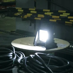 Lampa budowlana Makita DML805