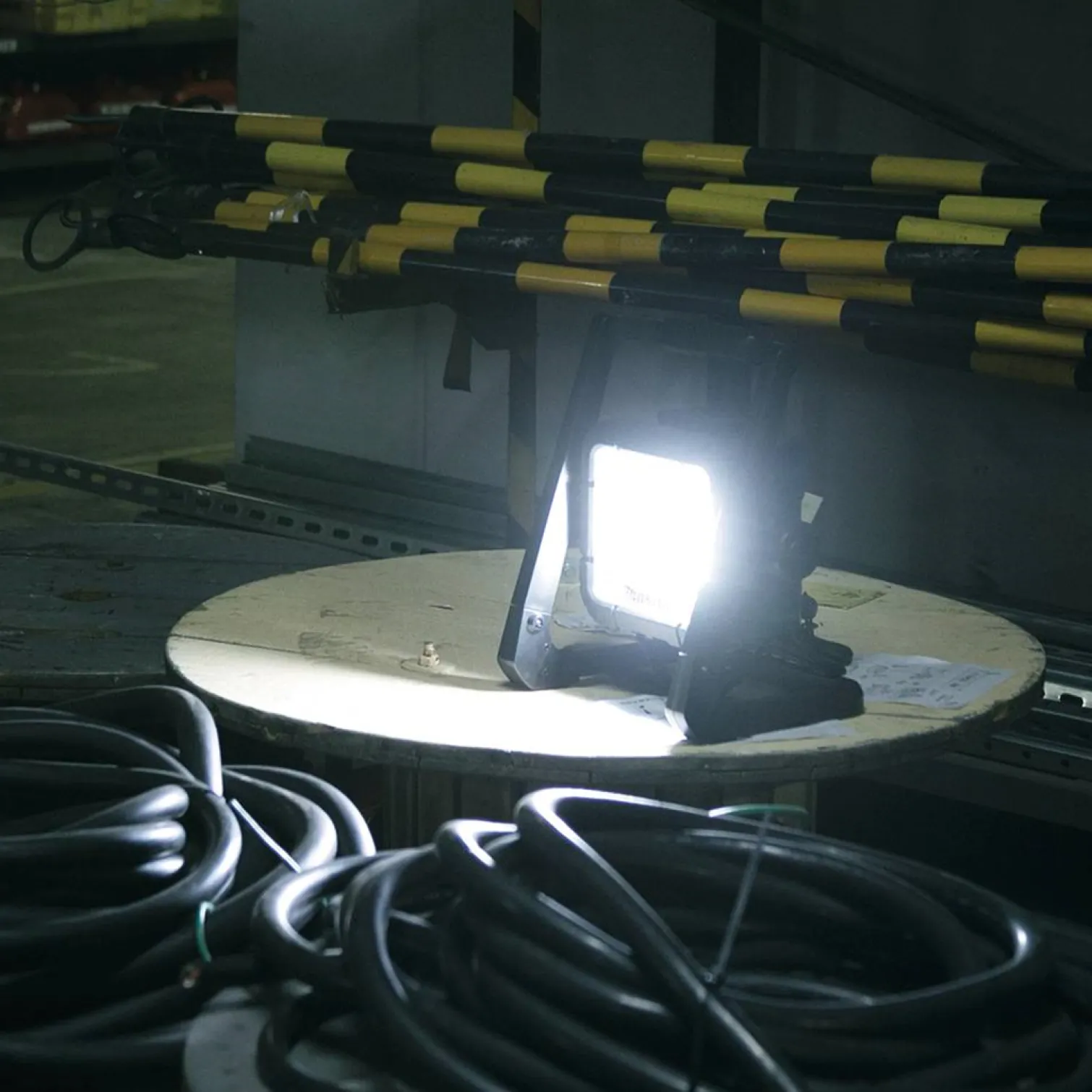 Lampa budowlana Makita DML805