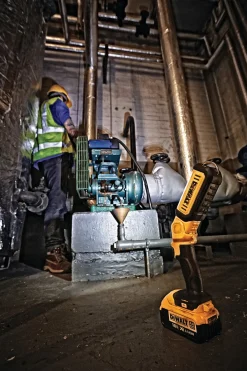 Lampa DeWalt DCL050