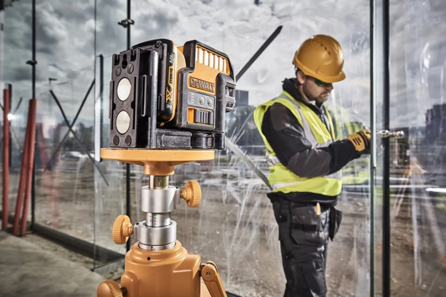 Laser punktowo-krzyżowy DeWalt DCE0825D1G