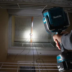 Latarka akumulatorowa LED Makita DML812