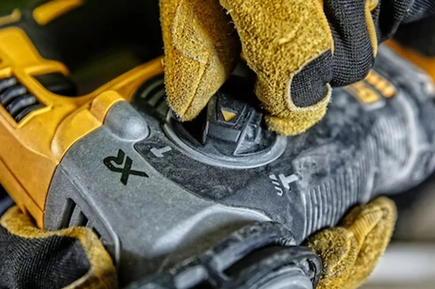 Młotowiertarka DeWalt DCH274P2T 2x5.0Ah