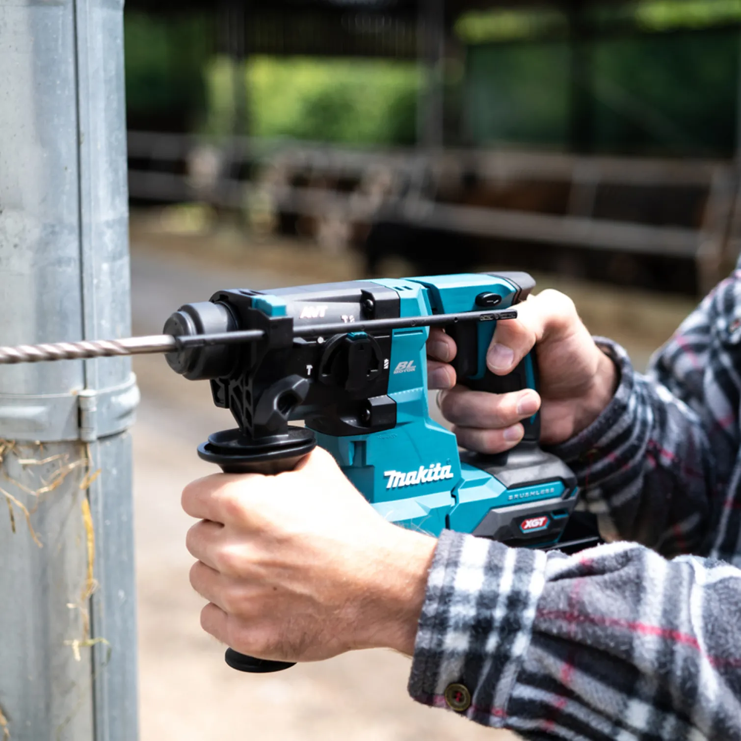 Młotowiertarka Makita XGT HR010GZ