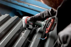 Nożyce do cięcia metalu Metabo NIV 18 LTX BL 1.6