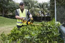 Nożyce do żywopłotu DeWalt DCM563P1