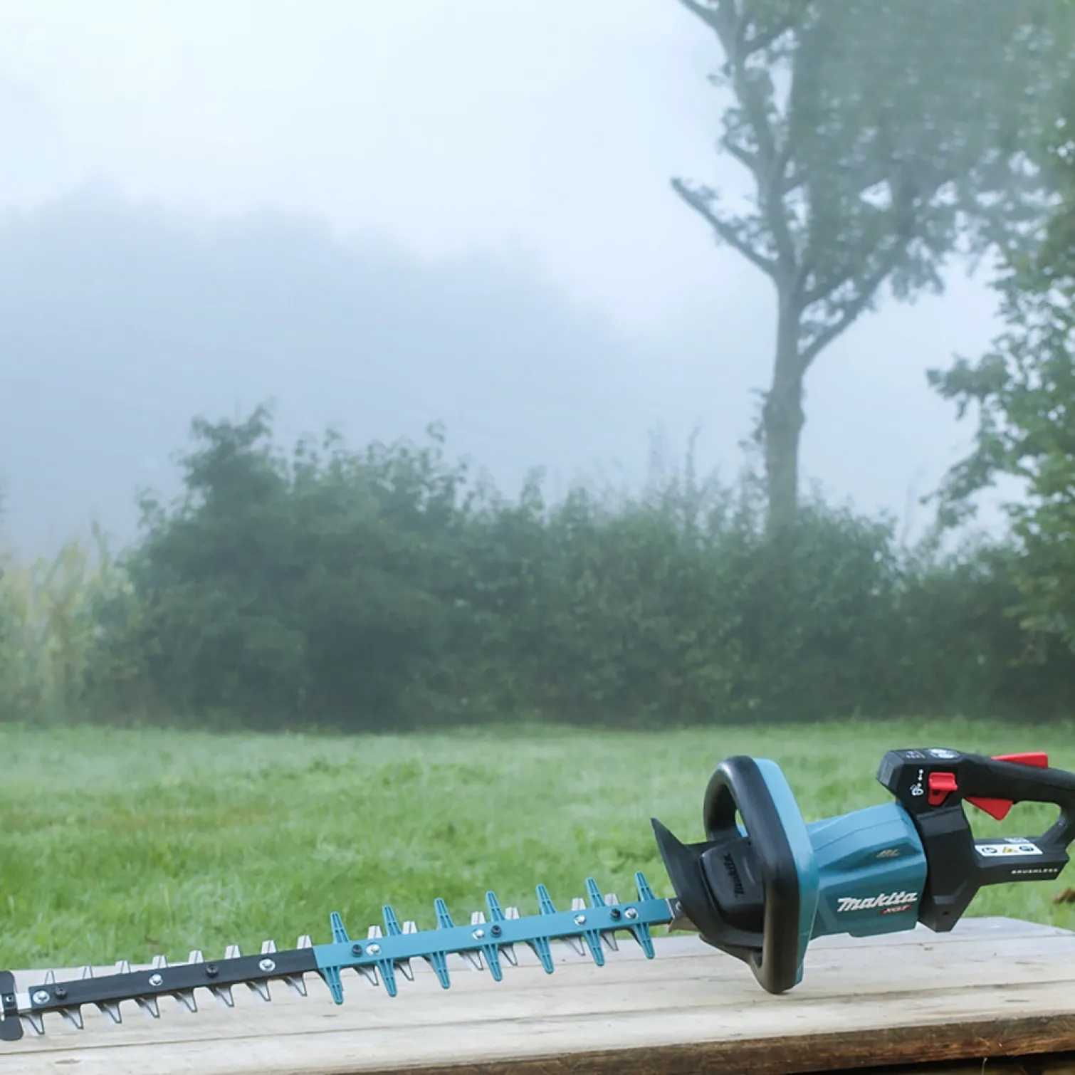 Nożyce do żywopłotu Makita XGT UH004GZ