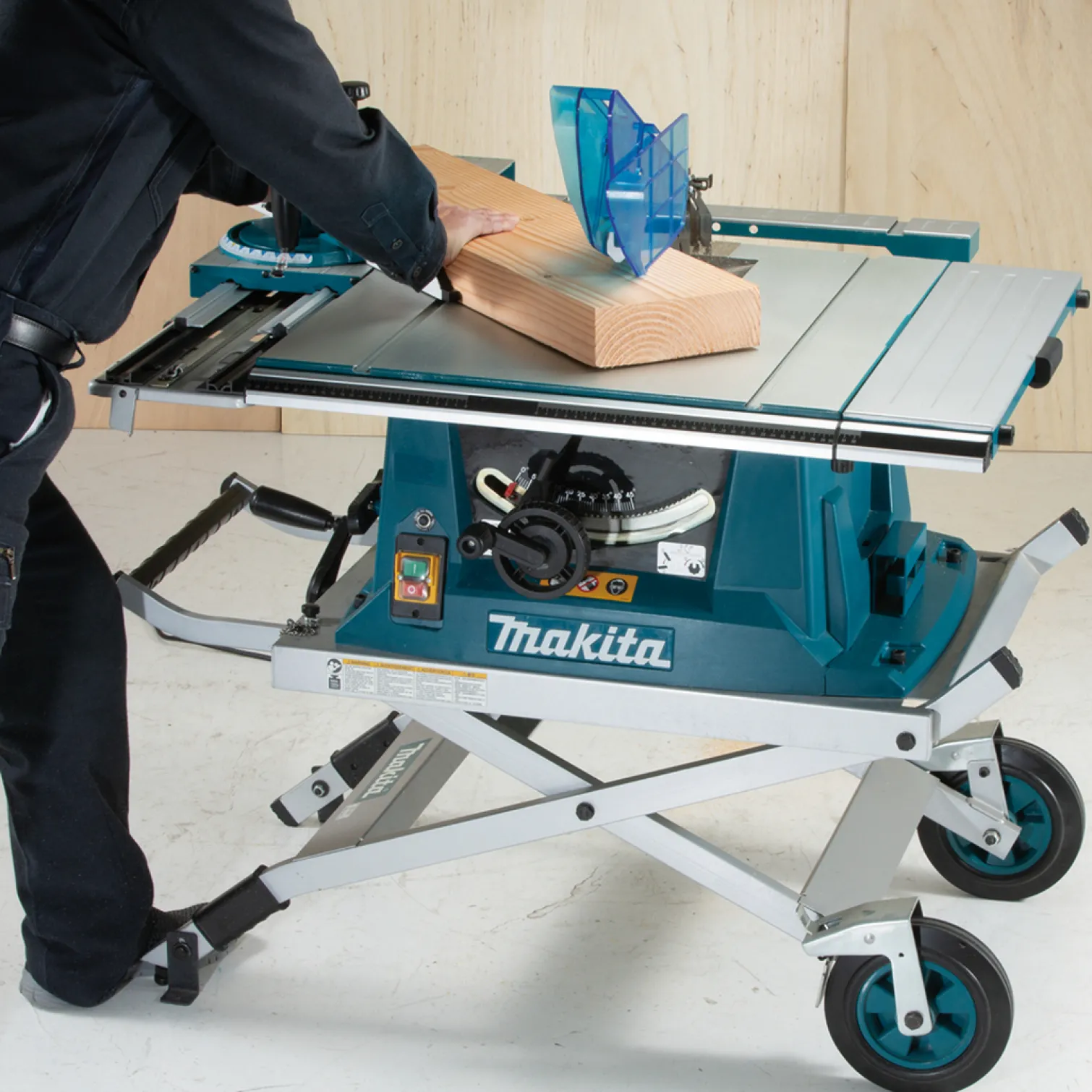 Piła stołowa Makita MLT100N