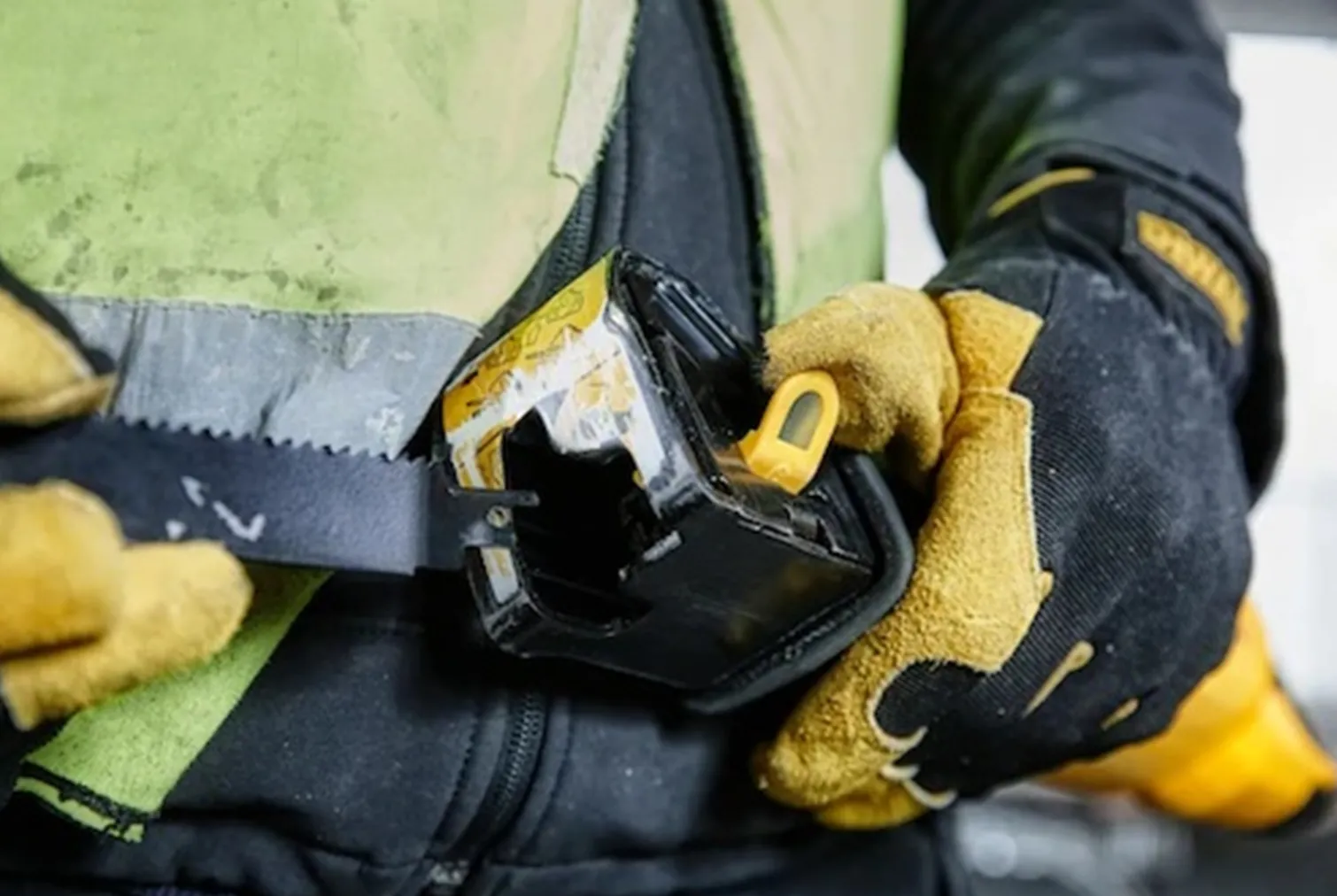 Piła szablasta DeWalt DWE305PK