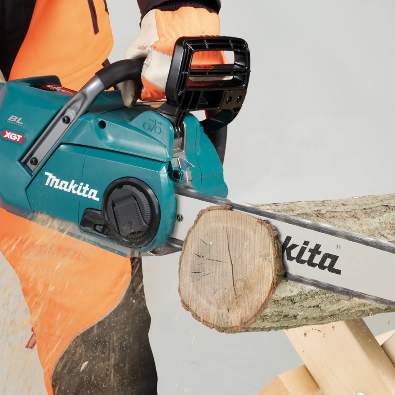 Pilarka łańcuchowa Makita XGT UC016GT101