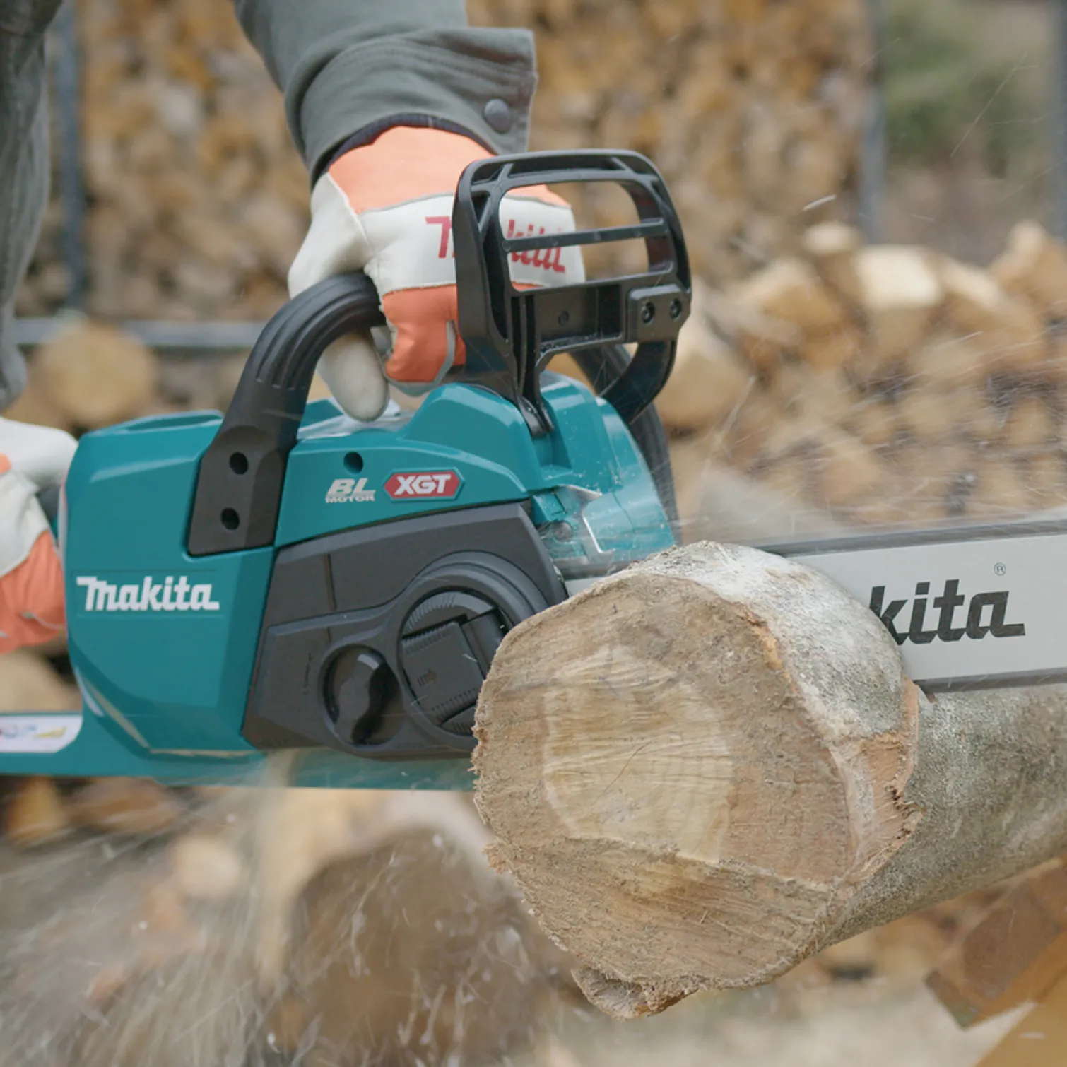 Pilarka łańcuchowa Makita XGT UC022GZ