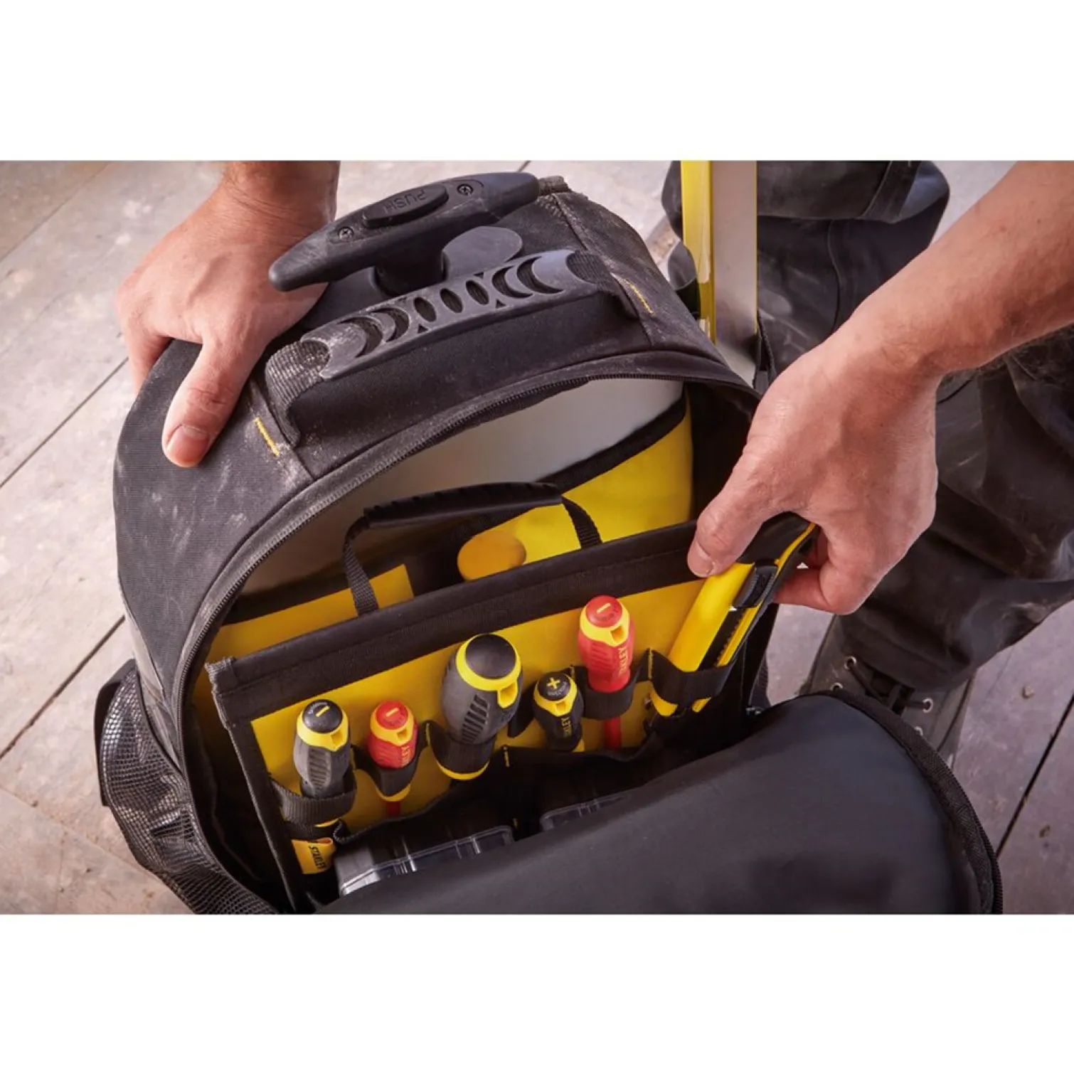 Plecak na kółkach STANLEY ESSENTIAL Stanley STST83307-1