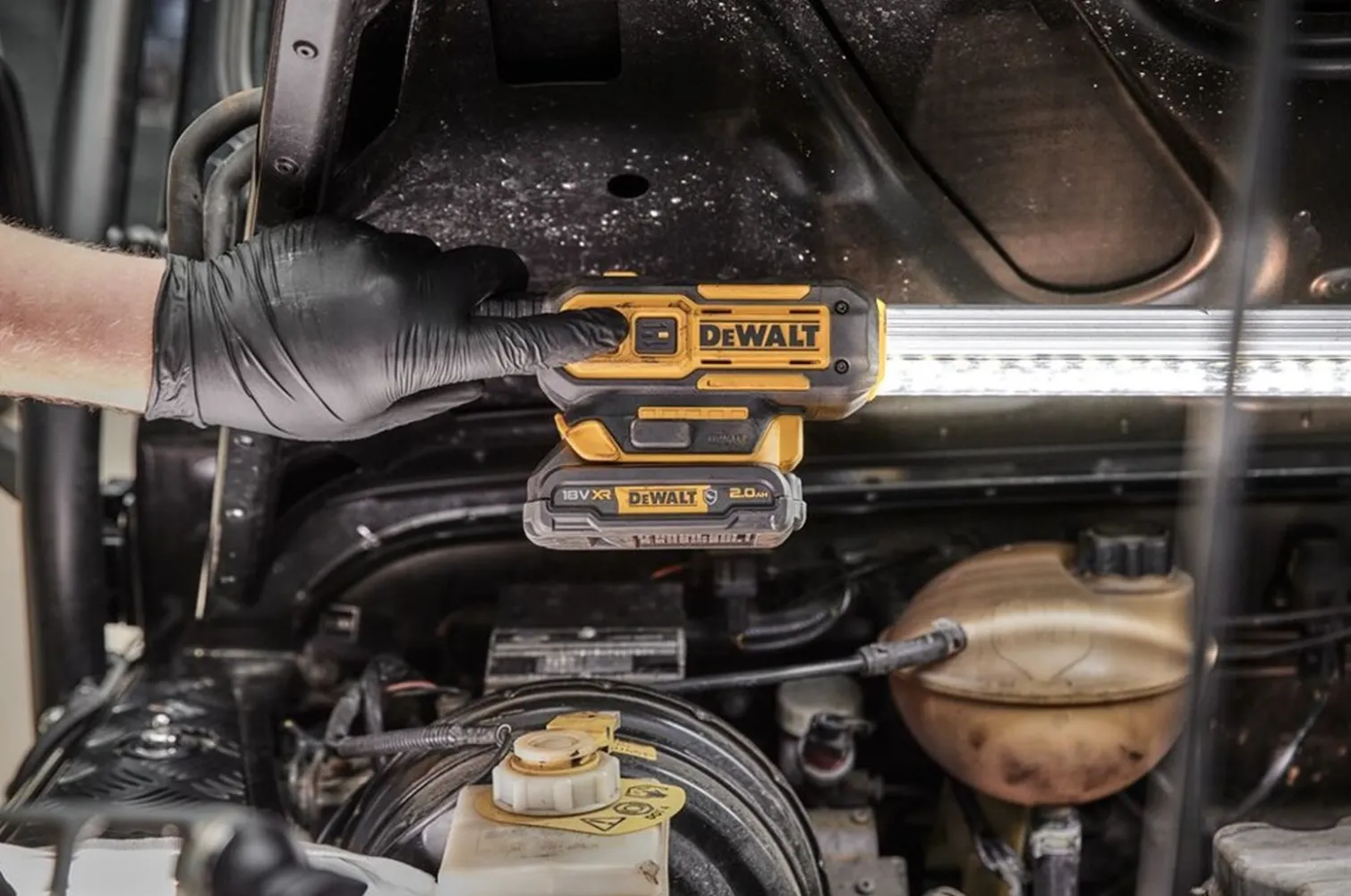 Podwieszana lampa LED DeWalt DCL045
