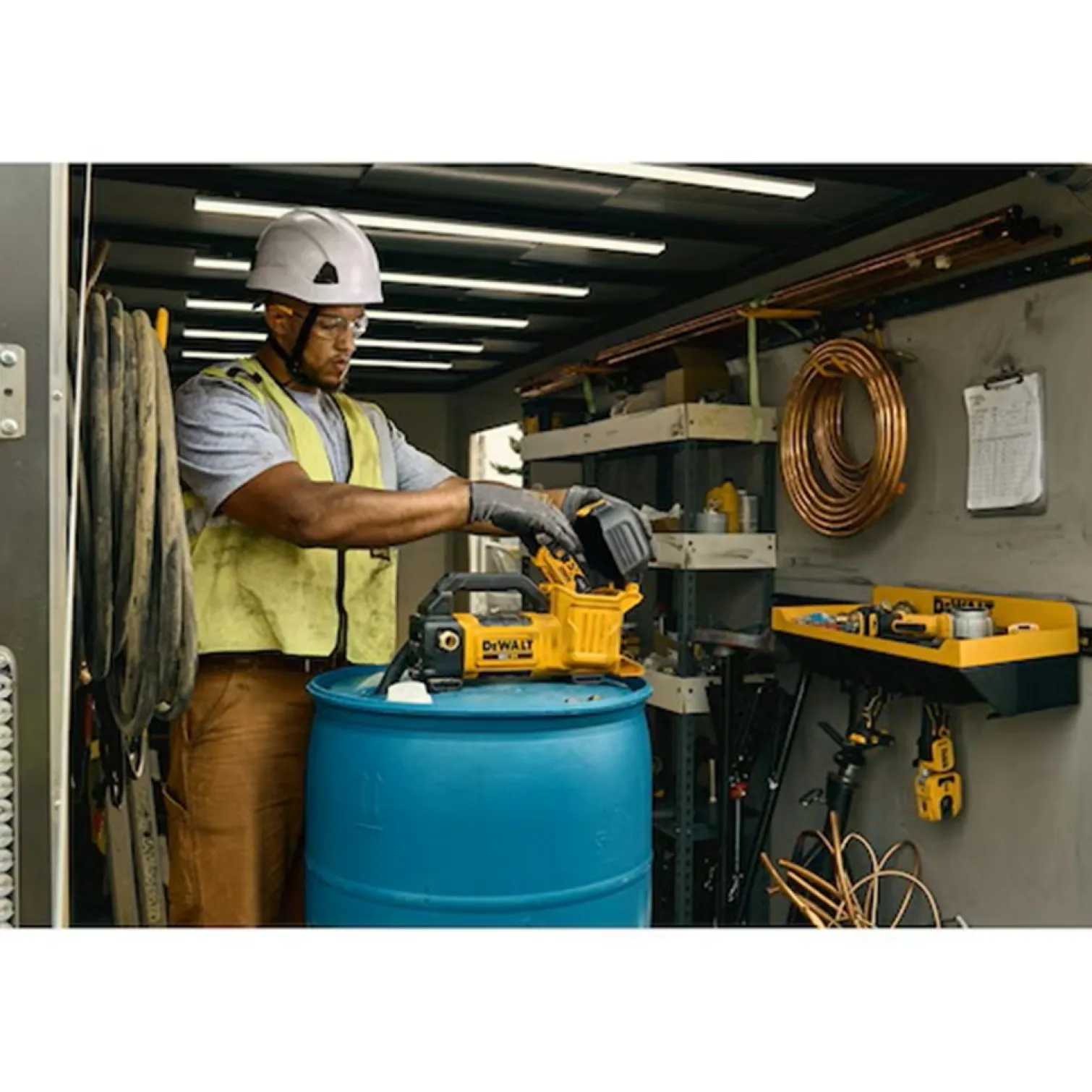 Pompa transferowa akumulatorowa DeWalt DCE050N