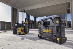 Radio budowlane z ładowarką DeWalt TSTAK DWST1-81078
