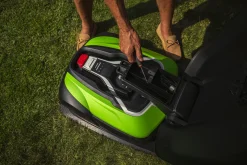 Robot koszący Greenworks OptiMow 10