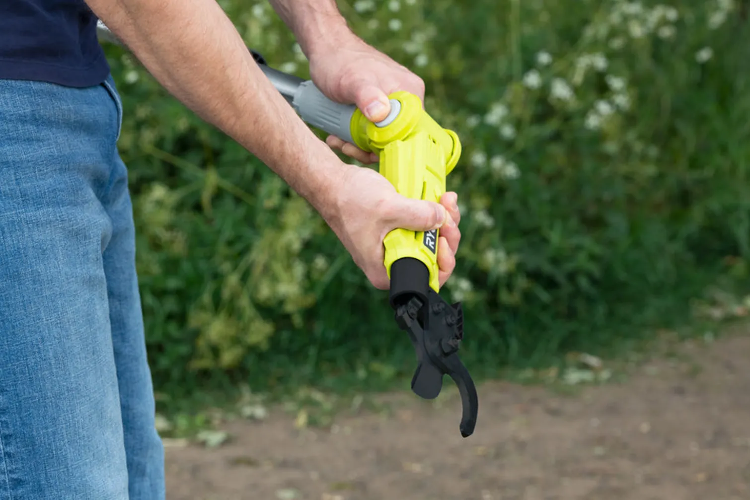 Sekator na wysięgniku Ryobi ONE+ RY18PLA-0