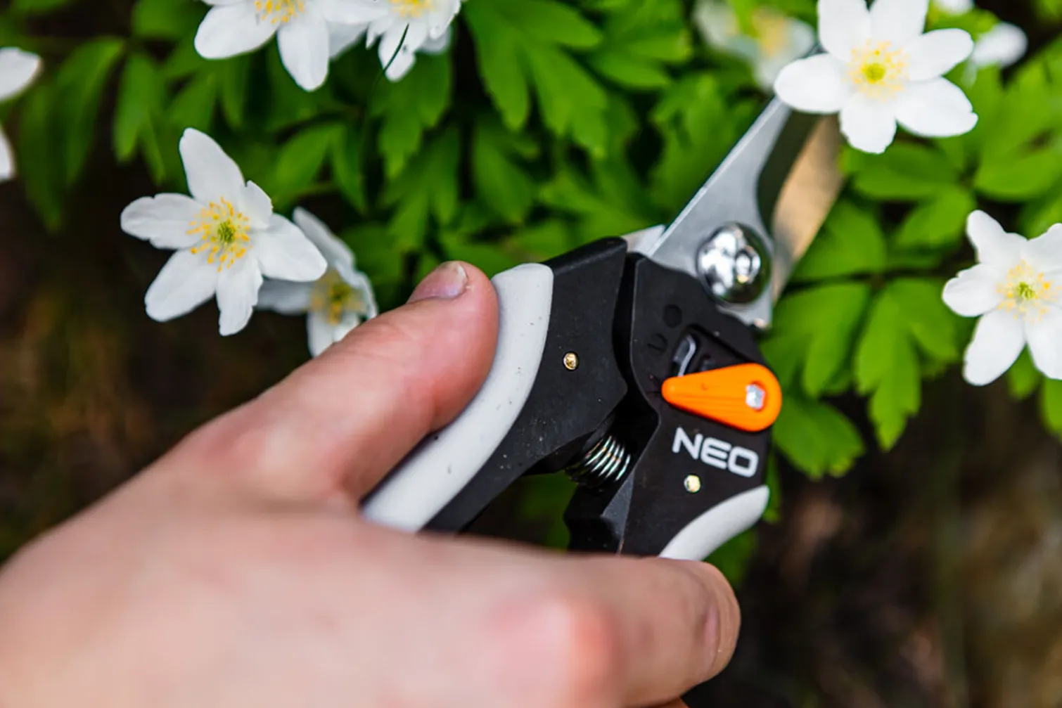 Sekator uniwersalny 210mm Neo 15-208