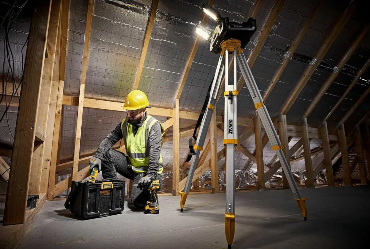 Skrzynia narzędziowa z oświetleniem LED DeWalt ToughSystem 2.0 DWST08061-1