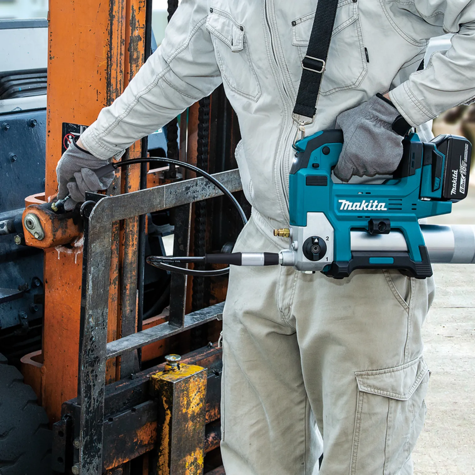 Smarownica Makita DGP180Z