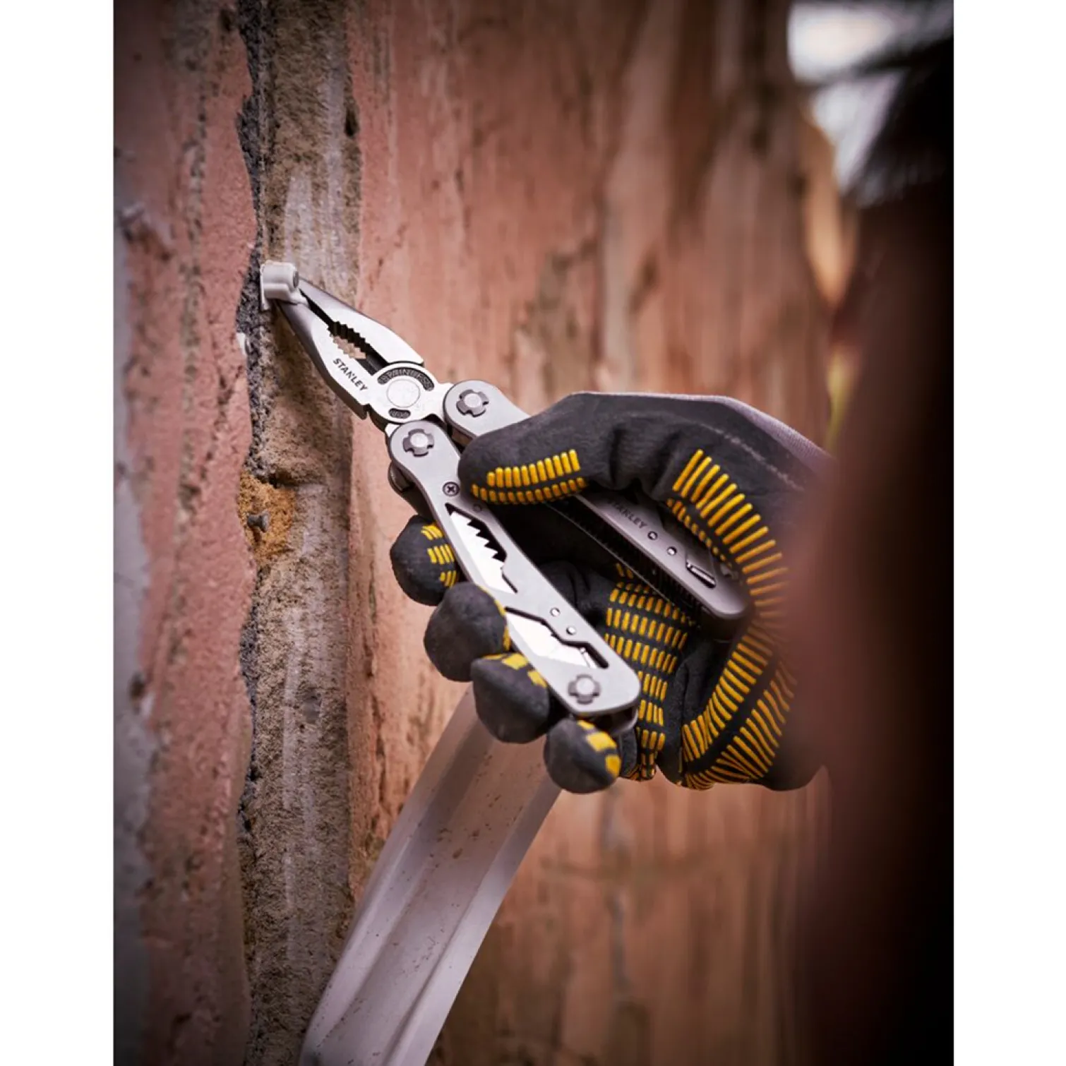 Stanley 0-84-519 Multi-Tool 12 in One with Belt Pouch Stanley 0-84-519