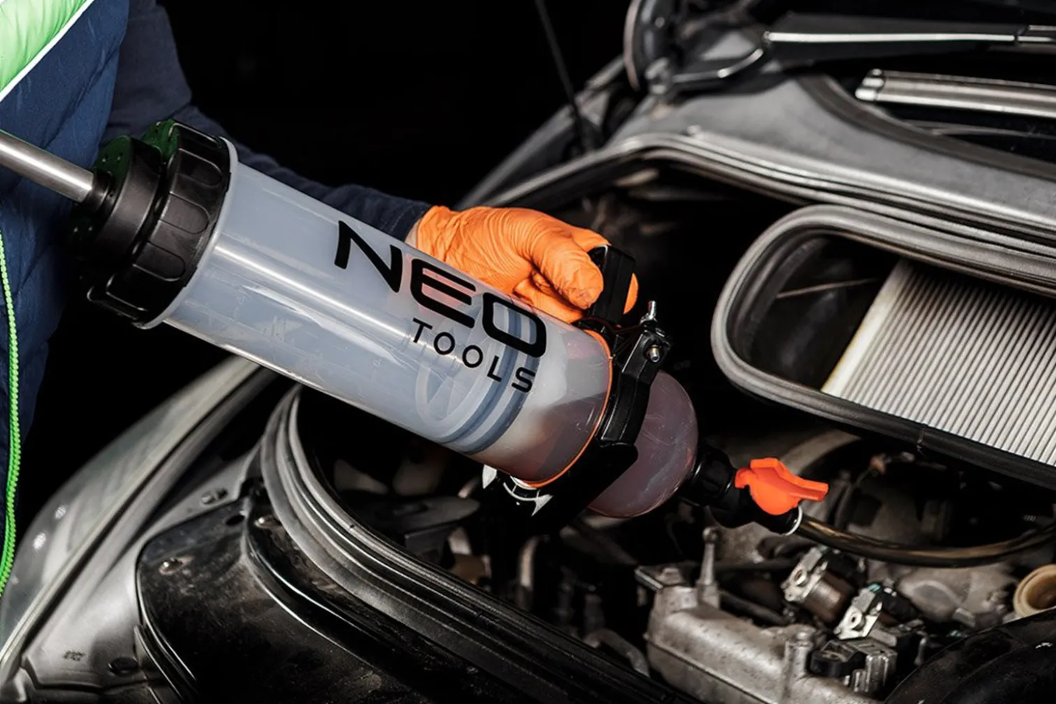 Strzykawka do płynów eksploatacyjnych 1500 ml Neo 10-807