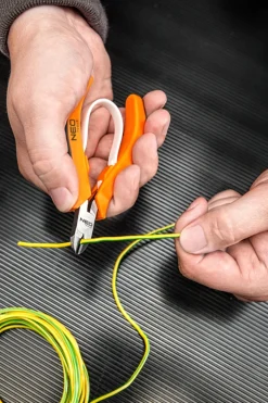 Szczypce precyzyjne boczne 110mm Neo 01-106