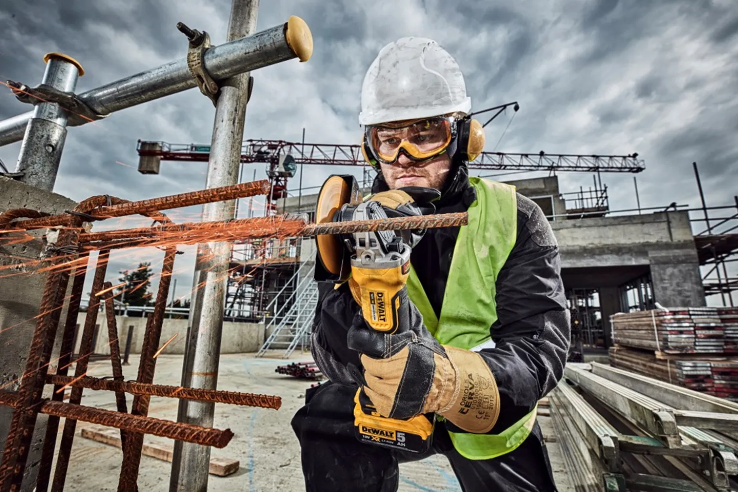 Szlifierka kątowa DeWalt DCG406NT