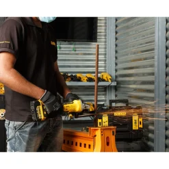 Szlifierka kątowa DeWalt DCG405P3