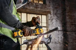 Szlifierka kątowa 18V DeWalt DCG409VSNT