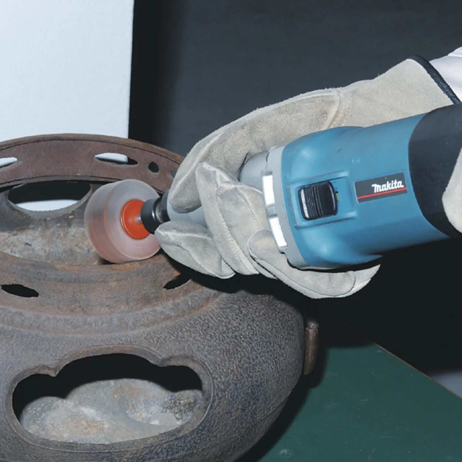 Szlifierka prosta Makita GD0810C