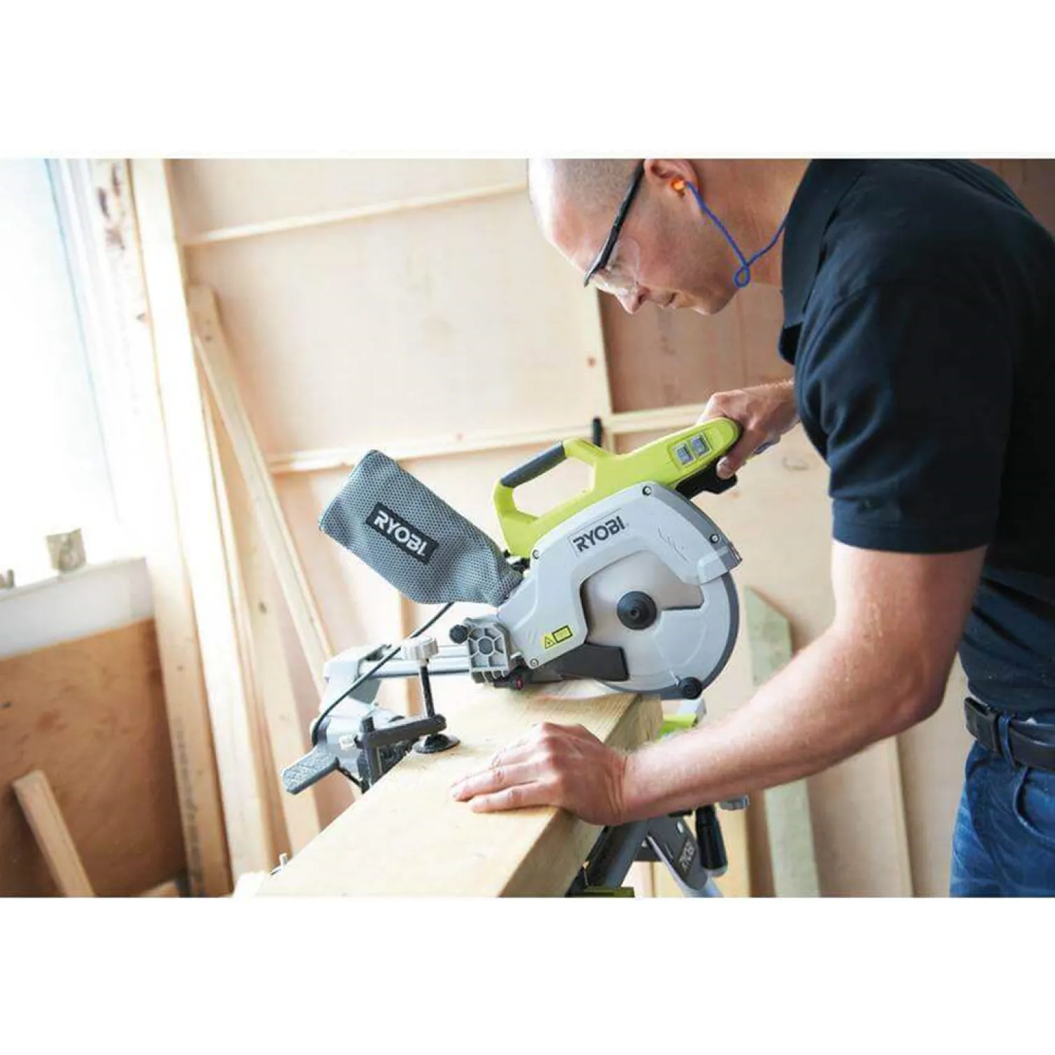 Ukośnica Ryobi EMS216L