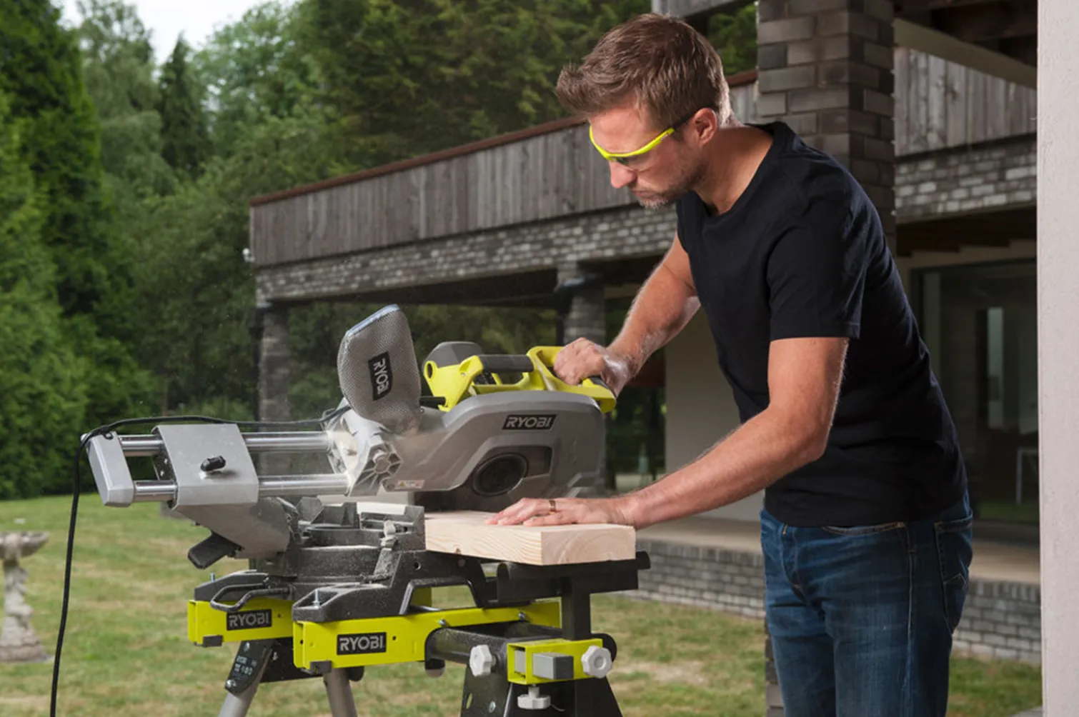 Ukośnica Ryobi EMS305RG