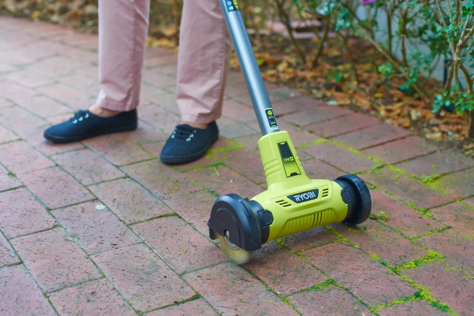 Urządzenie do czyszczenia fug w kostkach brukowych Ryobi ONE+ RY18PCA-0