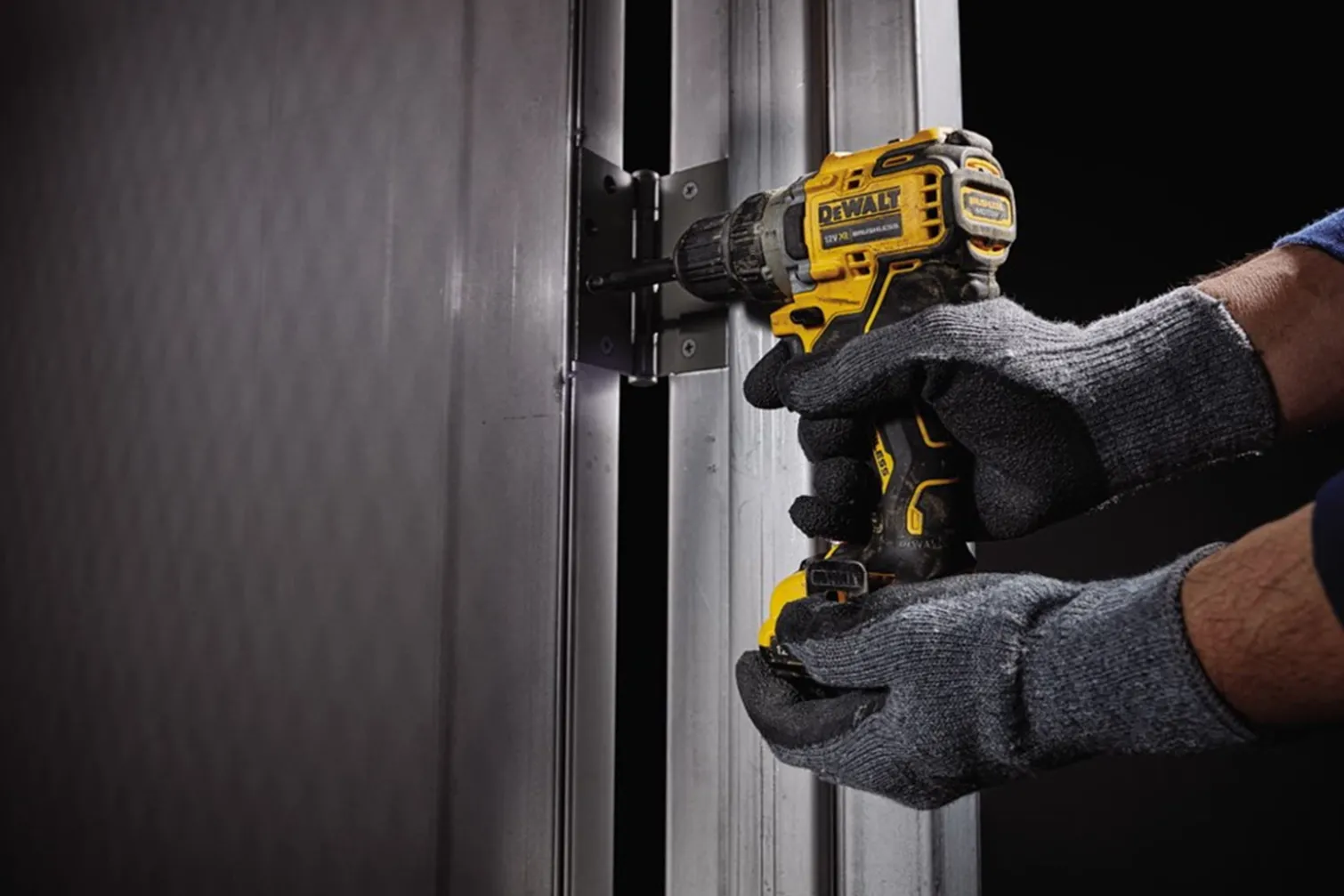 Wiertarko-wkrętarka DeWalt DCD701D2