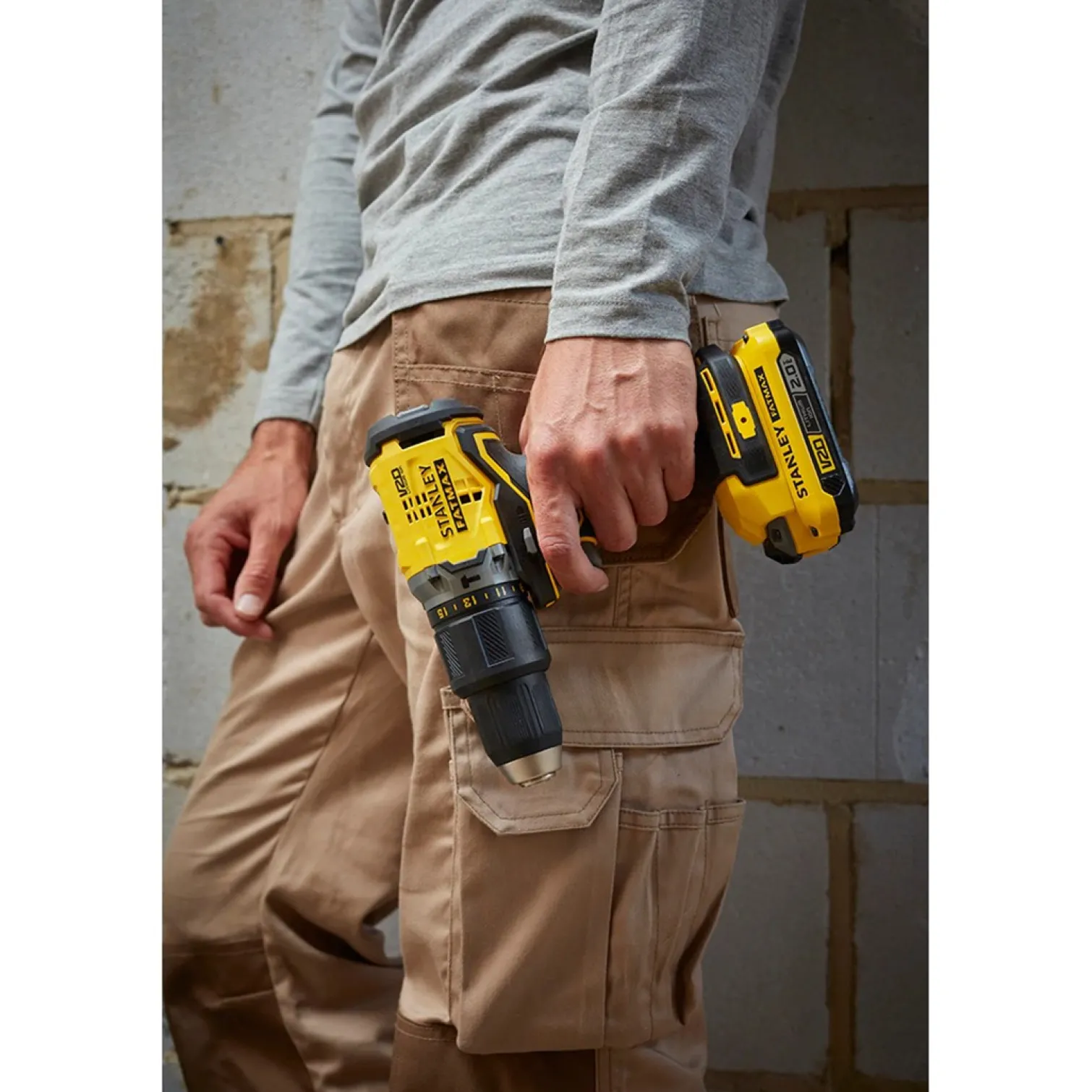 Wiertarko-wkrętarka udarowa Stanley FatMax V20 SFMCD715D2K 2x2,0Ah