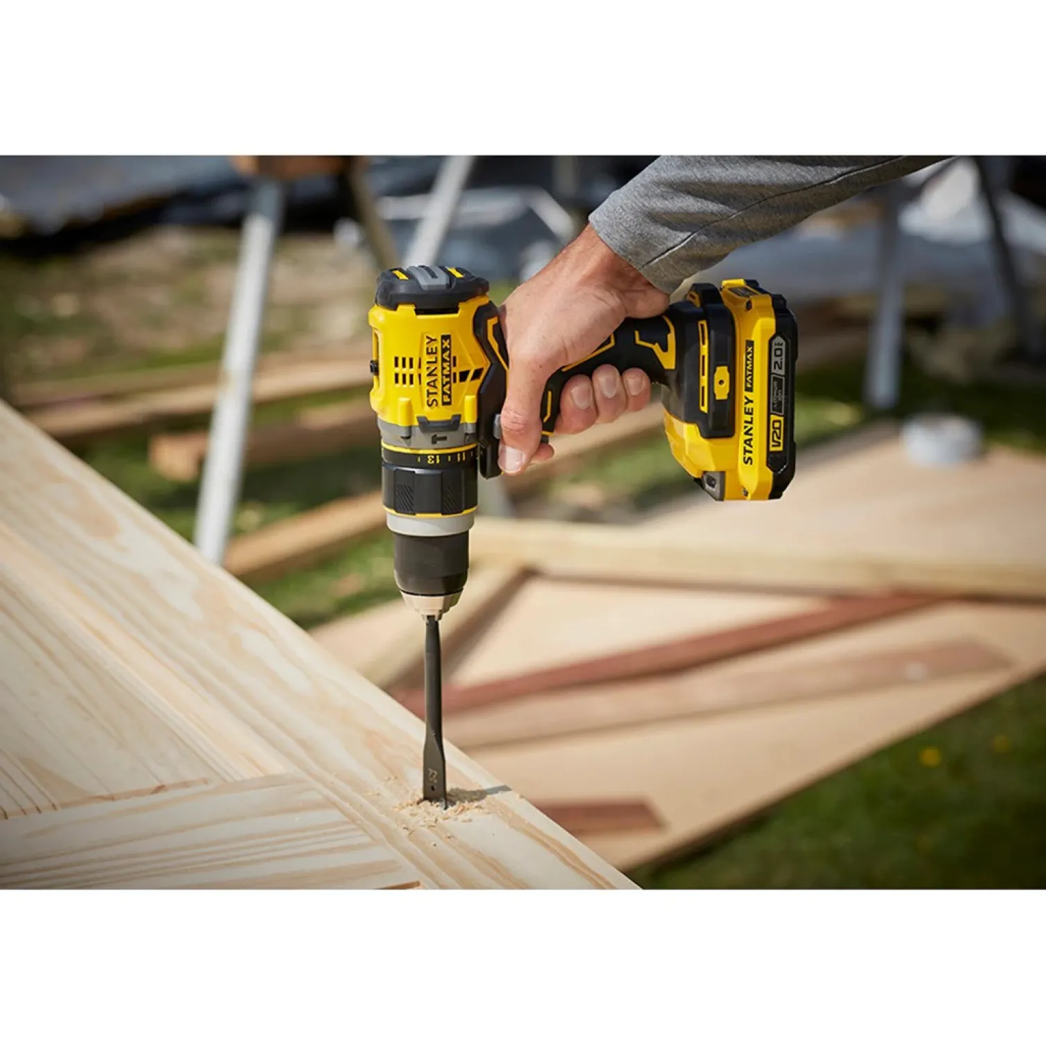 Wiertarko-wkrętarka udarowa Stanley FatMax V20 SFMCD721B